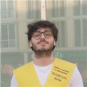 Soy Técnico Superior de Imagen para el Diagnóstico y Medicina Nuclear, que ha ido ayudando a sus sobrinas durante la primaria.